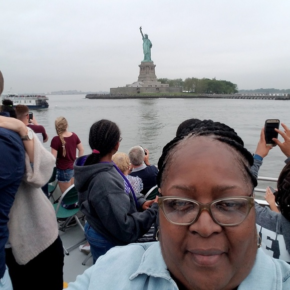 Meet your Posher, Dyanna - Picture 2 of 6